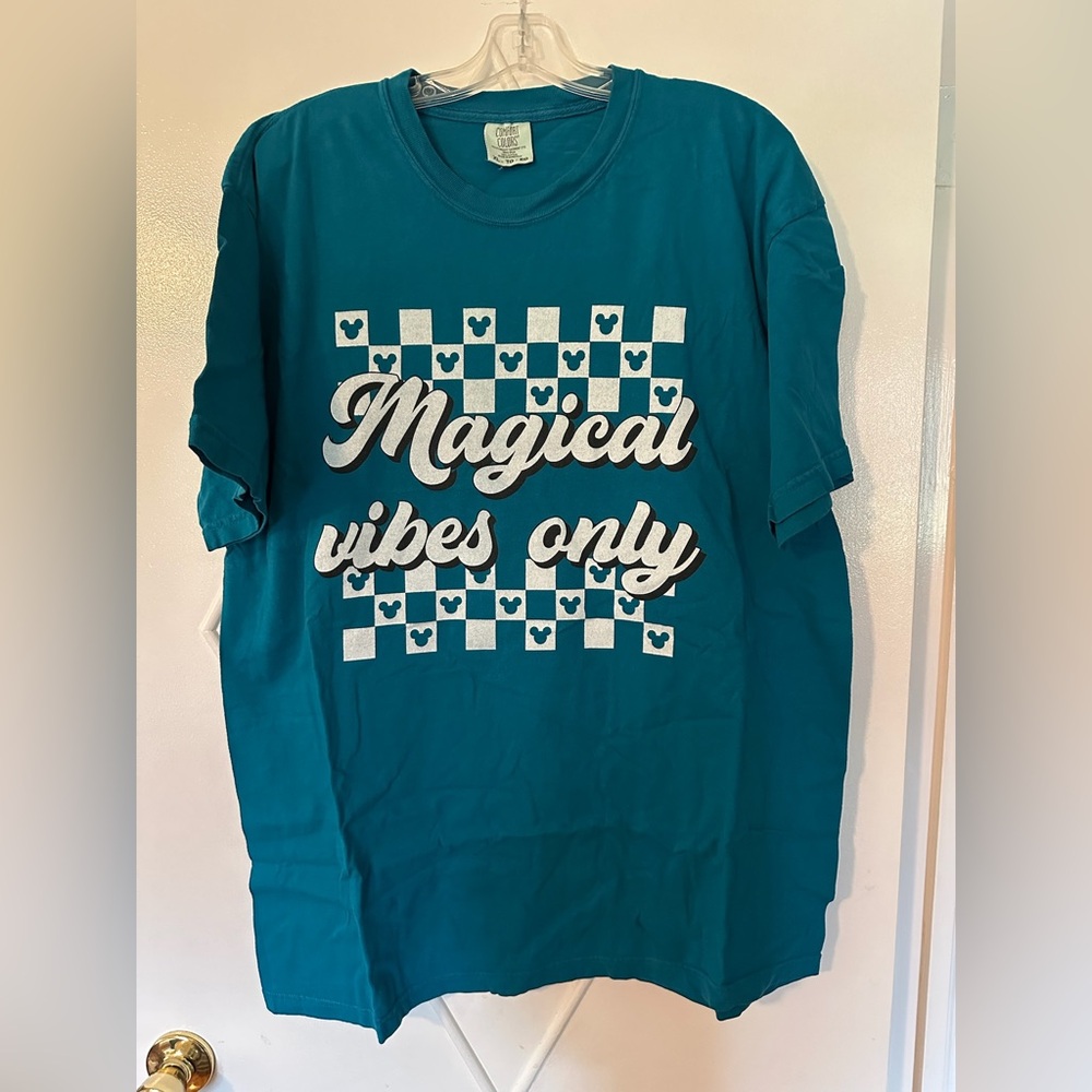 Disney: Magical vibes only (adult XL) t-shirt